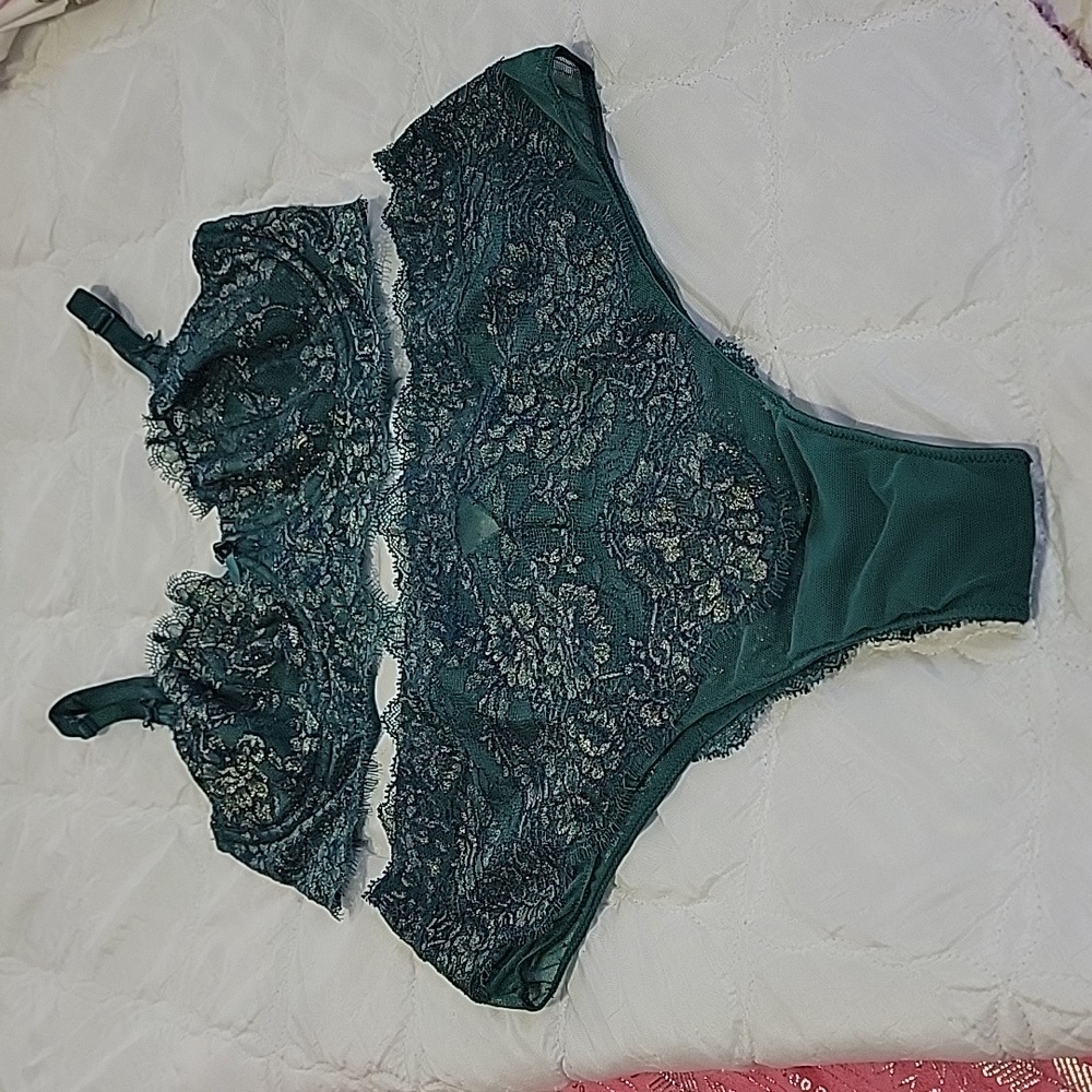 Victoria secret panty and bra set